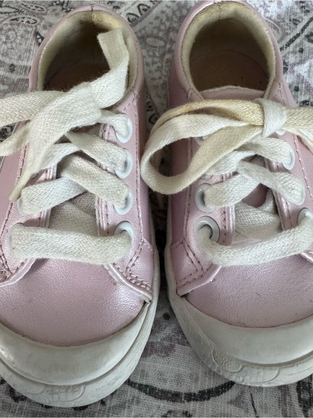 Keds Light Pink Leather Toddler Lace-Up Sneakers - size 4W